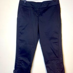 Miss Bison black capri pants. Size 7. New with tag.